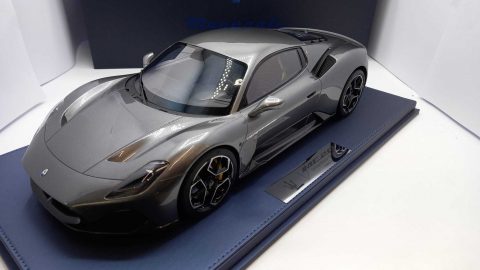 Maserati Model MC20 2021 1/12, su licenza ufficiale Maserati, completa di teca, edizione limitata e numerata di 50 pz.