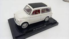 Metro Fiat 500 Giardiniera 1960 1/24, segni di colla sulla carrozzeria, mancante maniglia sinistra, senza scatola originale ?