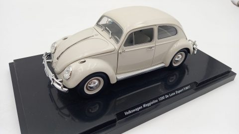 Metro Volkswagen Maggiolino 1200 De Luxe Export 1961 1/24, senza scatola originale