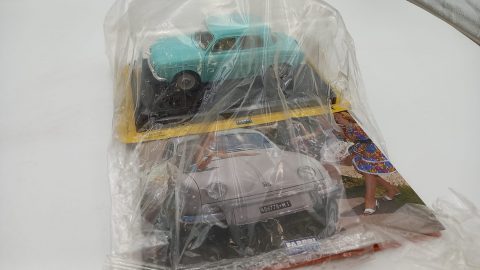 Renault Dauphine 850 1960 1/24, completo di rivista