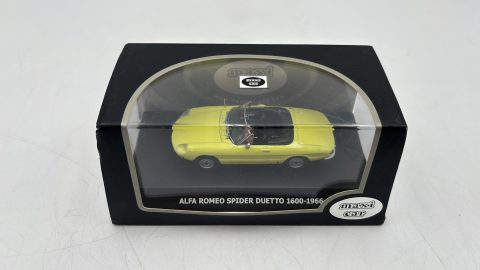 Maxi Car Alfa Romeo Spider 1600 Duetto 1966 1/43