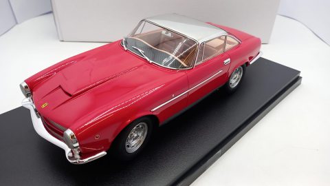 Matrix Ferrari 250GT Berlinetta SWB Competizione prototipo 1960 1/18, completo di teca