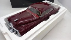 Neo Scale Models Cadillac Series 62 Club Coupe Sedan 1/18, qualche punto di fioritura vernice cofano, confezione lievemente ?