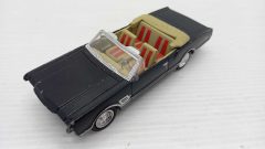 NewRay Oldsmobile 4-4-2 1966 1/43, evidenti segni del tempo - scala 1:43