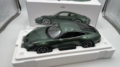 Norev Porsche 911 S-T 2023 Malachite Green Metallic 1/12 - scala 1:12