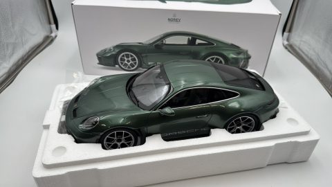 Norev Porsche 911 S-T 2023 Malachite Green Metallic 1/12