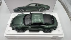 Norev Porsche 911 S-T 2023 Malachite Green Metallic 1/12 - foto 3