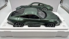 Norev Porsche 911 S-T 2023 Malachite Green Metallic 1/12 - foto 6