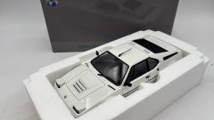 Norev BMW M1 Weiss 1/18 scatola leggermente usurata - scala 1:18