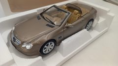 Norev Mercedes-Benz SL500 2003 Type R230 1/18 - scala 1:18