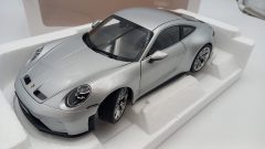 Norev Porsche 911 GT3 Touring 2025 1/18 - scala 1:18