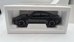 Norev Porsche Taycan Turbo S 2024 1/18 - foto 4