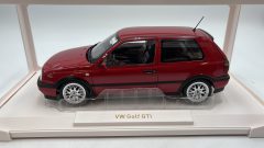 Norev Volkswagen Golf GTI 1996 20 Years Anniversary Edition Red 1/18 - foto 4