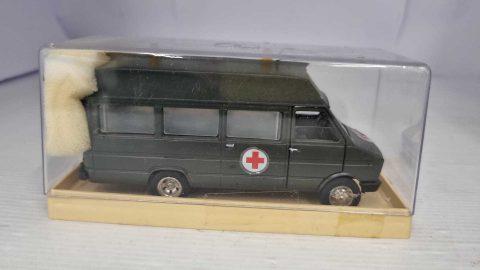 Old Cars Iveco Fiat Ambulanza Militare 1978 1/43