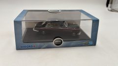 Oxford Collectible Daimier DS420 Claret Black Queen mother 1/43 - scala 1:43