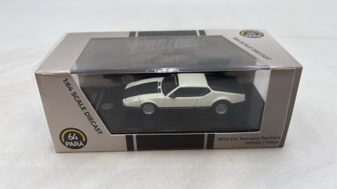 Paragon De Tomaso Pantera 1/64
