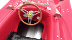 Ferrari D50 J.M. Fangio WC 1956 1/8, realizzata a mano dall'artigiano Pelloni Allegro, in perfette condizioni - foto 7