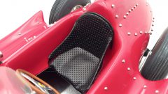 Ferrari D50 J.M. Fangio WC 1956 1/8, realizzata a mano dall'artigiano Pelloni Allegro, in perfette condizioni - foto 8