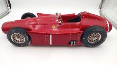 Ferrari D50 J.M. Fangio WC 1956 1/8, realizzata a mano dall'artigiano Pelloni Allegro, in perfette condizioni - foto 3