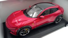 Polistil Ferrari Purosangue 2022 1/18 Rosso Magma - scala 1:18