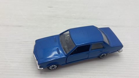 Polistil Opel Rekord 1700 1/43 senza scatola originale, carrozzeria rovinata