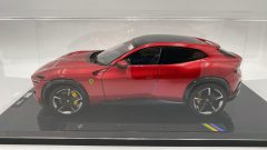 Polistil Ferrari Purosangue 2022 1/18 Rosso Magma, con teca - foto 6
