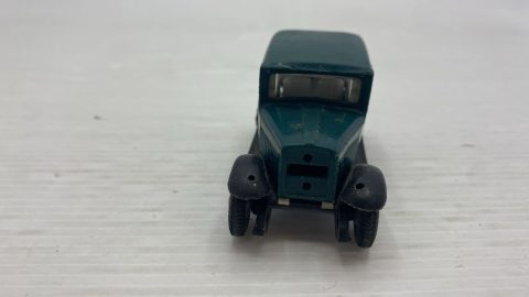 Politoys Fiat Balilla 1/45 modellino vissuto e con segni di usura e plastica rovinata, senza scatola originale
