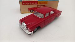 Politoys APS Mercedes-Benz 220 S/SE 1/41, mancante del fanale posteriore sinistro, paraurti rovinati - scala 1:41