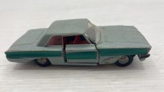 Politoys Oldsmobile F-85 Cutclass Coupe 1/41, modellino vissuto e con segni di usura, senza scatola originale - foto 3