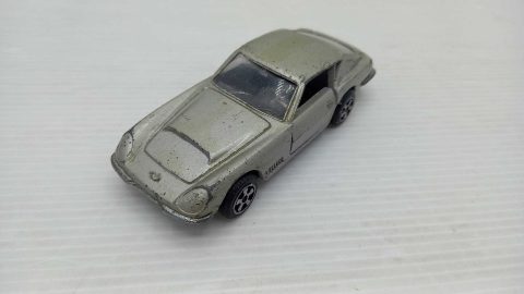Politoys Aston Martin DBS 1/43, evidenti segni del tempo, senza scatola originale