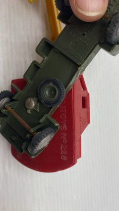 Politoys 2 modelli messi insieme, Autoambulanza Militare n. 6 ed escavatrice n. 228 1/43, segni di usura senza scatola originale - foto 2