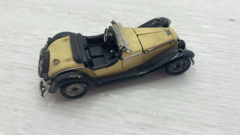 Politoys Alfa Romeo Quattroruote Zagato 1/43 senza scatola originale, vennice rovinata