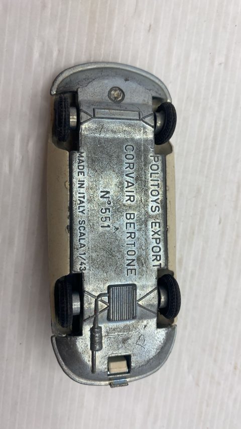 Politoys Corvair Bertone 1/43 modellino vissuto e con segni di usura e vernice rovinata, senza scatola originale
