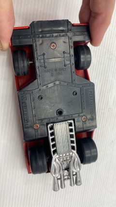 Politoys Ferrari 312 PB 1/32 con segni di usura e decals rovinate, senza scatola originale - foto 3