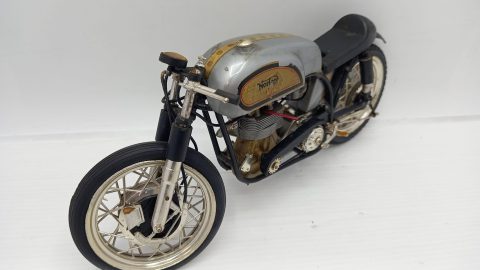 Protar Norton Grand Prix 500cc 1/9, kit montato da restaurare e pulire, mancante del cavalletto, senza scatola originale