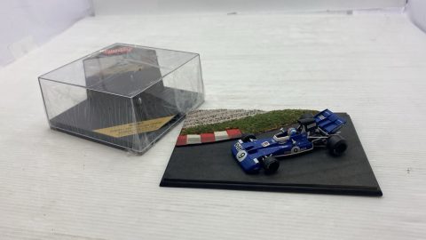 Quartzo Tyrrell 003 Francois Cevert Winner USA GP 1971 1/43 con diorama