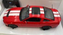 Rastar Ford Shelby GT500 1/14 R/C completa di radiocomando, batterie non incluse - foto 3