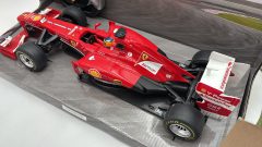 Rastar Ferrari F138 1/12 modello radiocomandato funzionante completo di radiocomando, scatola lievemente usurata - foto 3