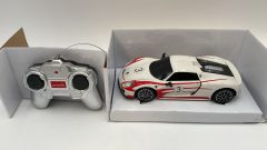 Rastar Porsche 918 Spyder Weissach 1/24 R/C completa di radiocomando, batterie non incluse - foto 2