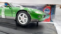 RC2 Jaguar XKR Roadster 007 1/18 Scatola Molto usurata - foto 8