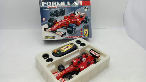 Ferrari Formula 1 con filoguida 1/32, con possibilità di cambio pneumatici