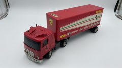 Reel Camion Ferrari F1 1/24 modello radiocomandato, manca antenna, manca radiocomando, non funzionante, segni di usura del t?