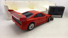 Reel Ferrari F40 in scala 1/12, da verificare il funzionamento, normali segni del tempo, confezione usurata - foto 2