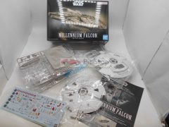 Revell Bandai Star Wars Millennium Falcon 1/144 - scala 1:144