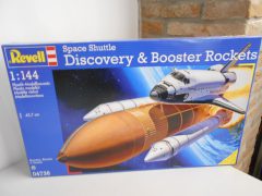 Revell Space Shuttle Discovery & Booster Rockets 1/144 - scala 1:144