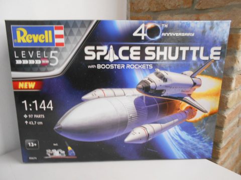 Revell Space Shuttle con Booster Rockets 40th 1/144