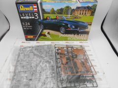 Revell Jaguar E-type Roadster 1/24 - scala 1:24