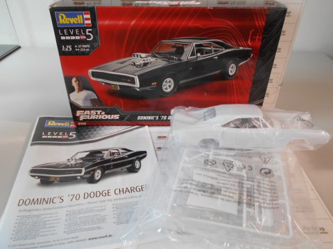 Revell Dom's 70 Dodge Charger 1/25, in kit di montaggio