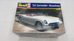 Revell Chevrolet Corvette Roadster 1953  1/24 kit di montaggio - scala 1:24