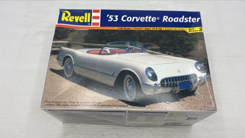 Revell Chevrolet Corvette Roadster 1953  1/24 kit di montaggio